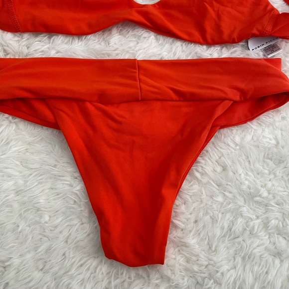 Robin Piccone Bikini - Picture 4 of 9